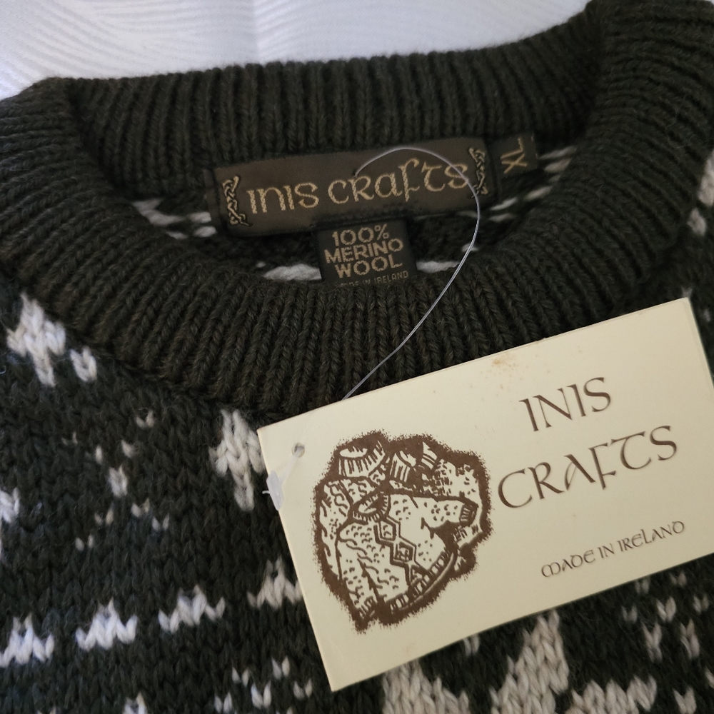 Inis Crafts Irish Merino wool fair isle Snowflake sweater - Picture 2 of 3